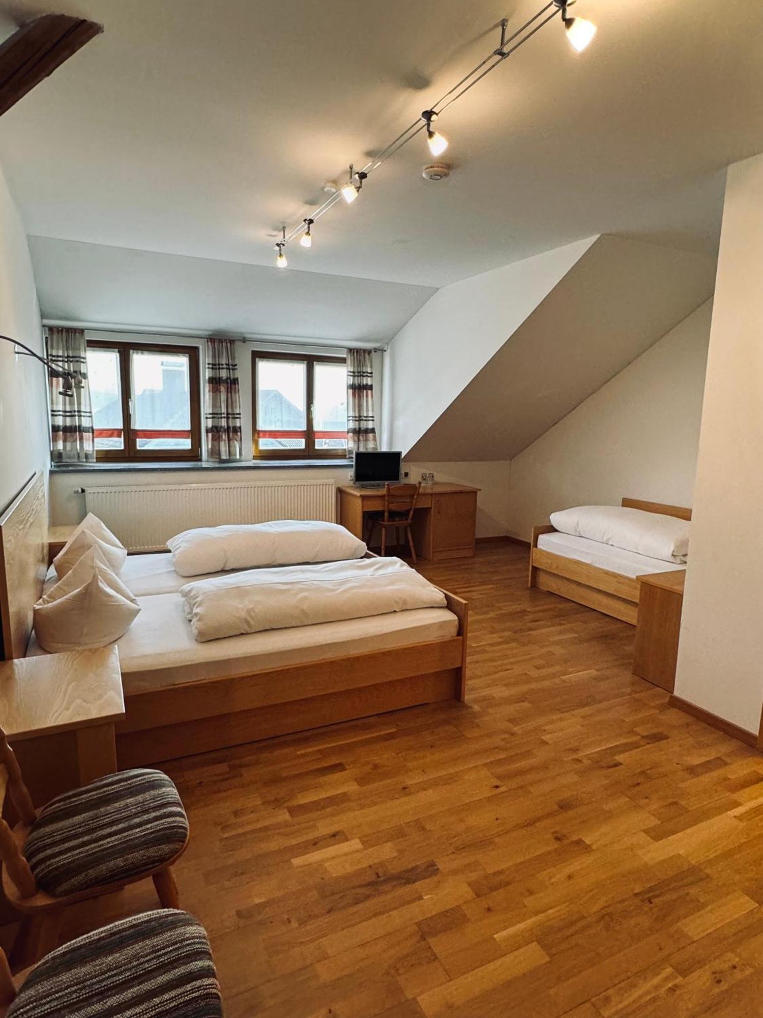 Landgasthof Hotel Zwickl Deggendorf Esterno foto